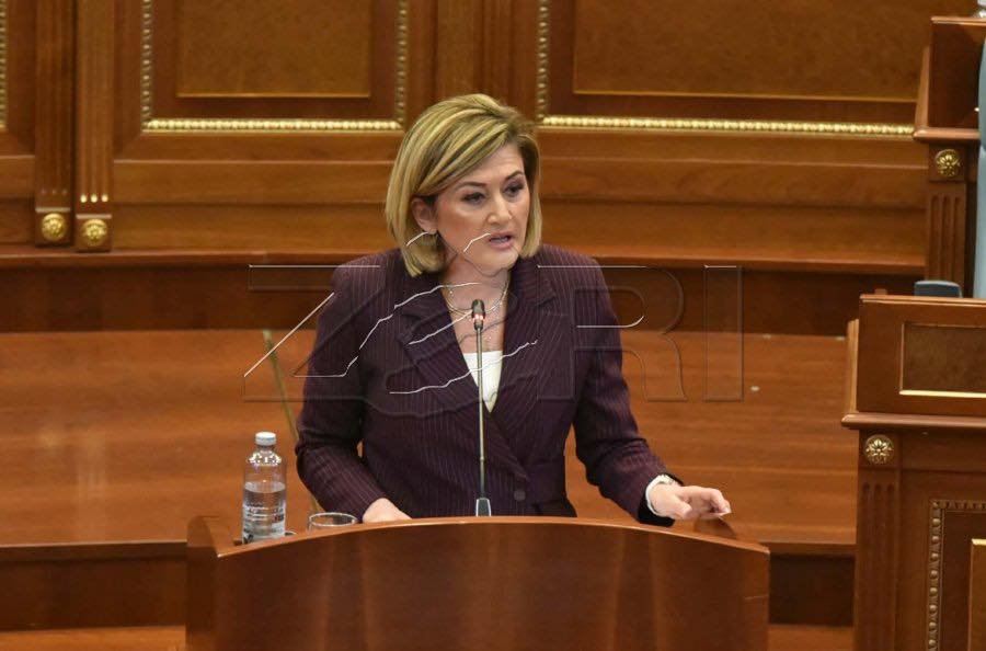 Kusari Lila  S po fshihemi pas përgjegjësive