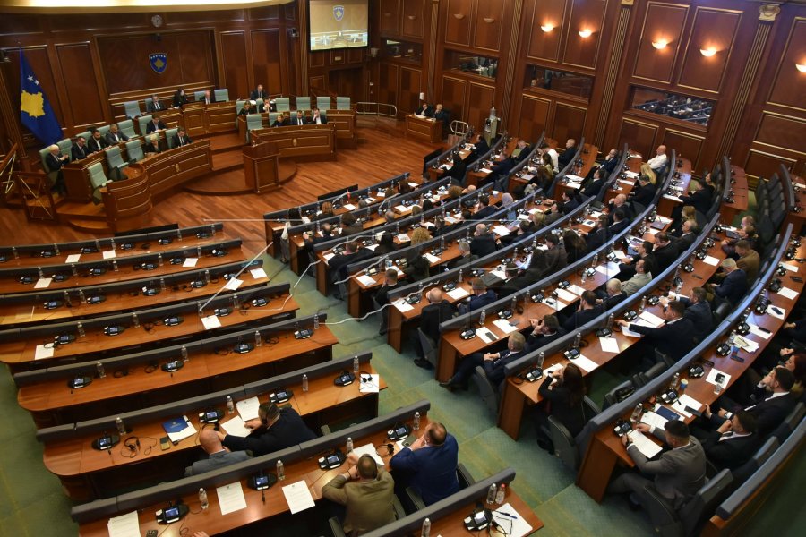 Ky është deputeti që refuzoi pagën e 13 të