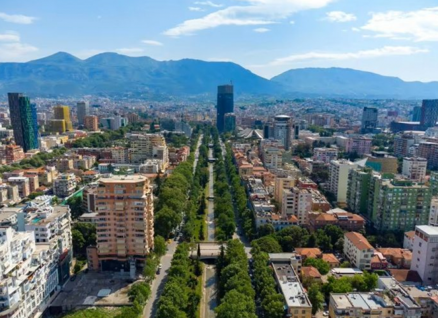 gazeta-britanike-express-tirana-nje-udhetim-mes-kultures-autentike-dhe-historise-se-pasur