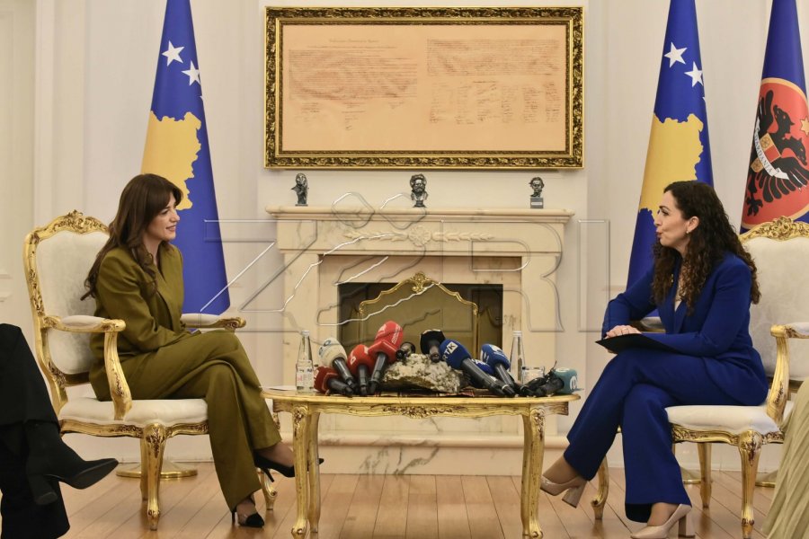 Dorëzimi i mandatit, nis ceremonia në Presidencë