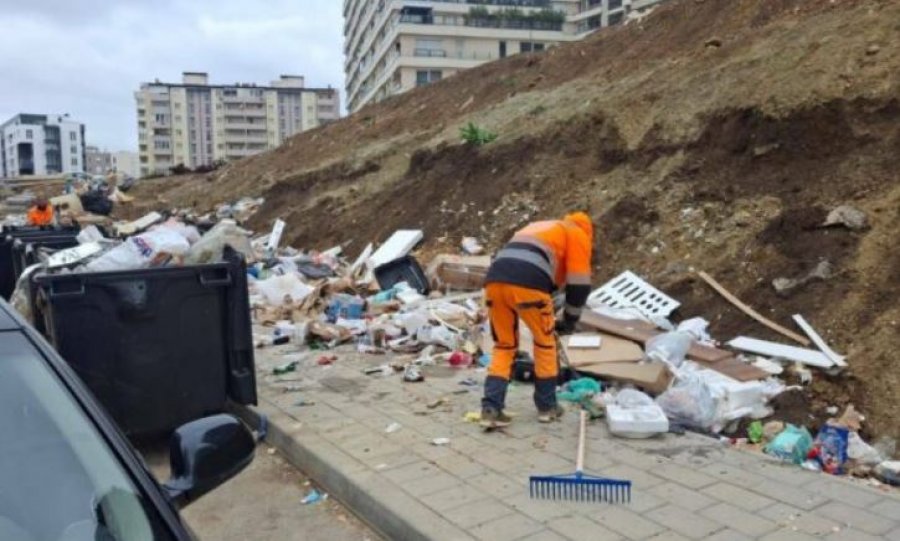 Rama: Po pastrohen mbeturinat në lagjen Mati 1, lusim qytetarët t’i përdorin kontejnerët
