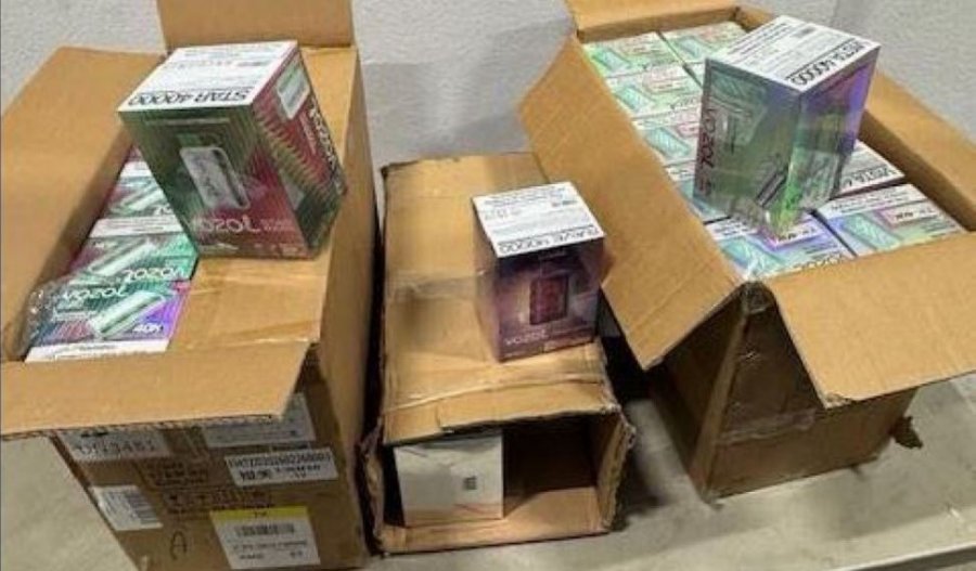 Dogana konfiskon cigare elektronike të padeklaruara në Merdare, vlera 10 mijë euro