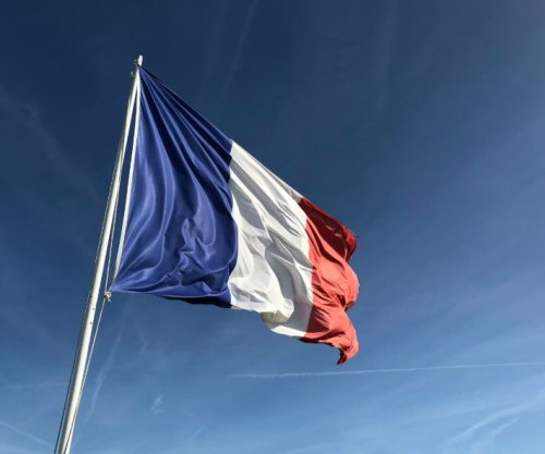 Franca rifillon shërbimin ushtarak vullnetar