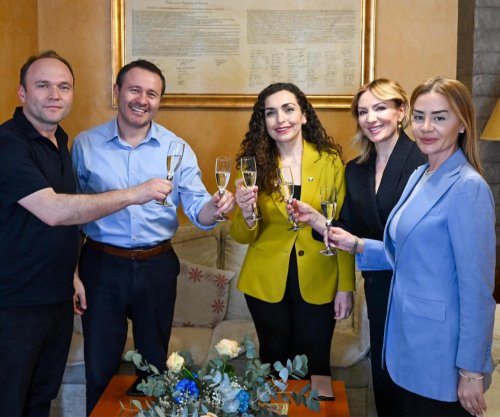 Osmani për festën e Pashkëve viziton familjen e ish-deputetit Zeneli: Bashkimi, vlera më e lartë e popullit tonë