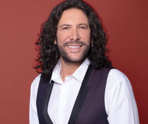 Këngëtari Gena do të performojë në dasmën e Mateos dhe Brikenës