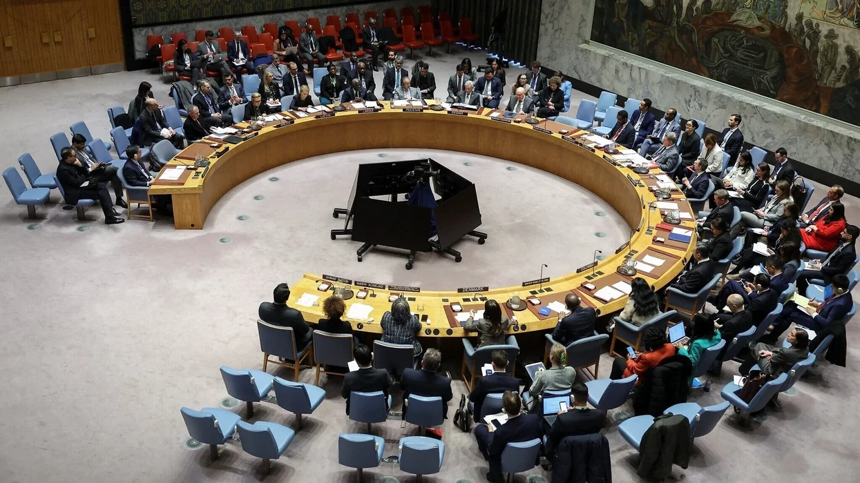 Rusia dhe Kina vendosin veto, nuk kalon rezoluta e OKB-së për rihapjen e Ngushticës së Hormuzit