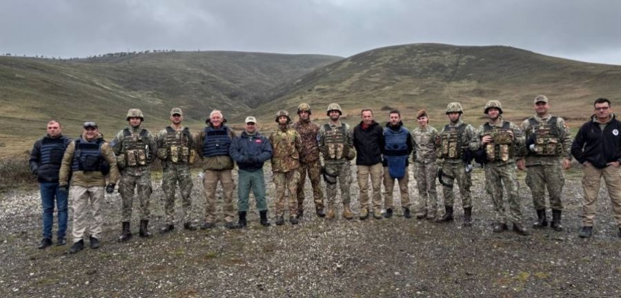 Ushtarë nga Austria  Italia dhe Rumania trajnohen për asgjësimin e mjeteve shpërthyese