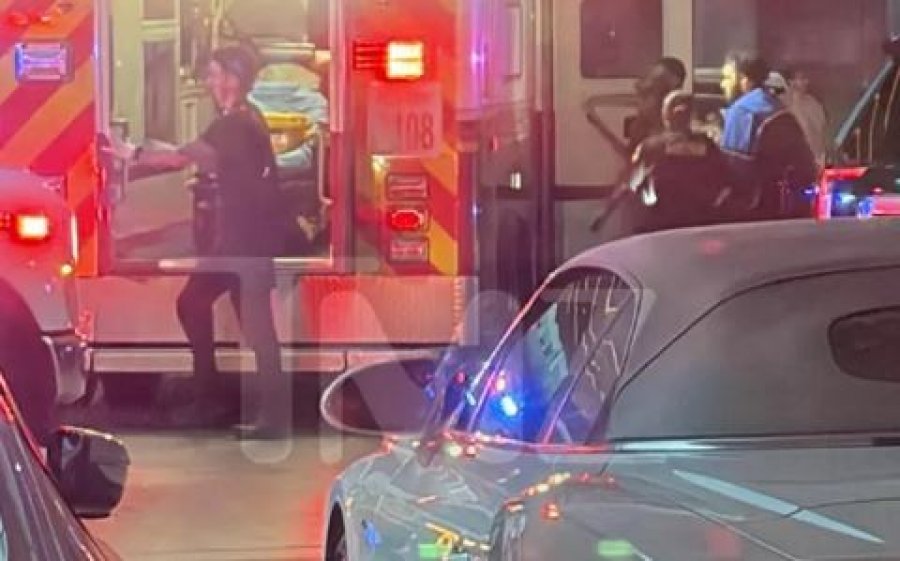 Reperi i famshëm qëllohet me armë zjarri pranë një kazinoje