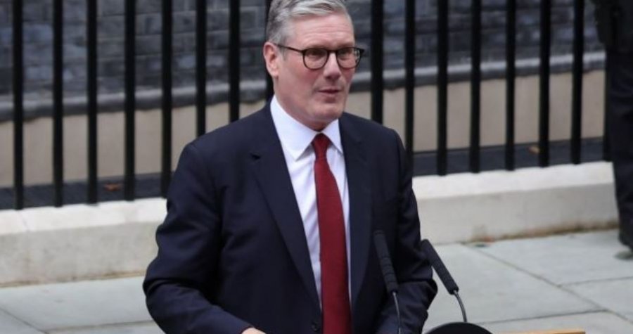 Starmeri niset drejt Gjirit Persik për ta diskutuar hapjen e ngushticës së Hormuzit