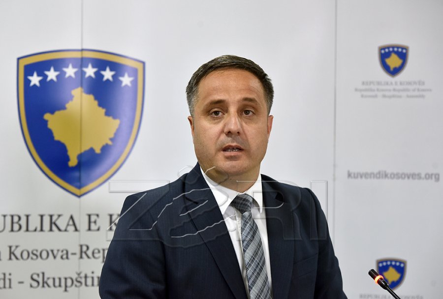 selmanaj-kerkoi-doreheqjen-e-abdixhikut-ne-mbledhjen-e-deges-se-ldk-se-ne-prizren-dega-e-refuzoi-propozimin