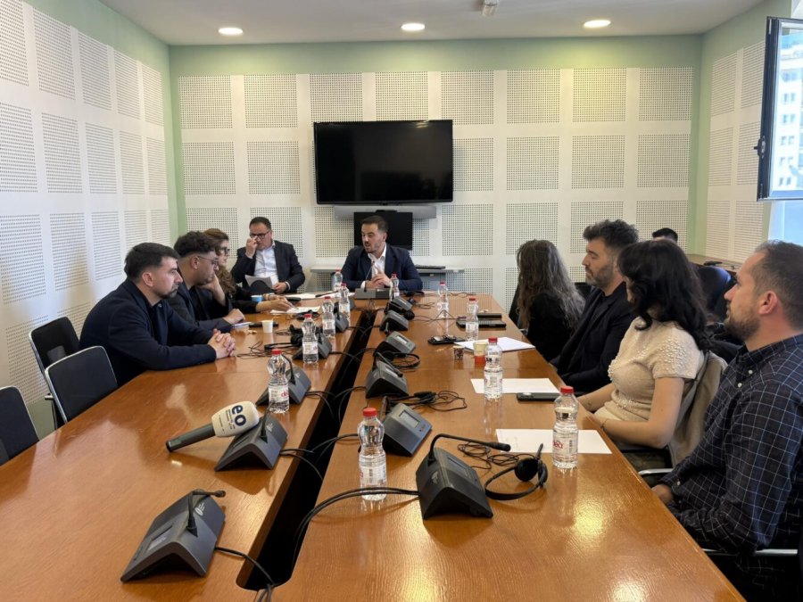 Caktohet mbledhja për shqyrtimin e dokumentacionit të kandidatëve të KPM-së, opozita kundërshton afatin