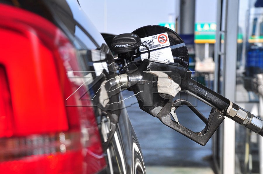  “Nuk janë rrogat për me qenë ky çmim”, qytetarët ankohen për naftën