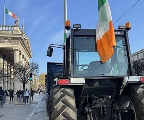 Protesta për çmimet e karburantit, Irlanda nxjerr ushtrinë për t’i liruar portet e bllokuara nga kamionët dhe traktorët