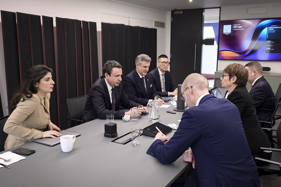 Kurti në Londër takohet me Presidenten e BERZh it  fokus në projekte infrastrukturore dhe ekonomike