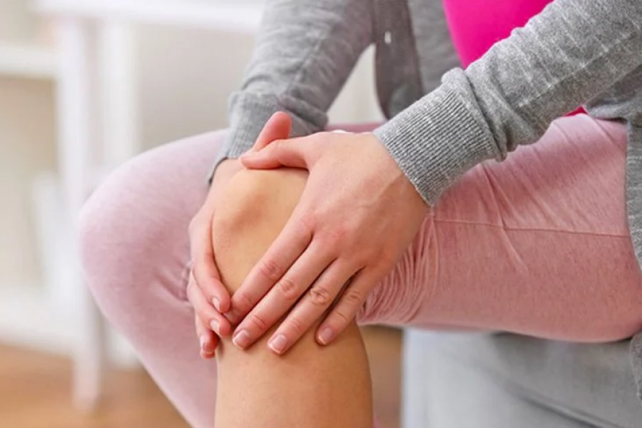 ortopedi-bejta-flet-per-dhimbjet-e-gjunjeve-ne-moshe-te-re