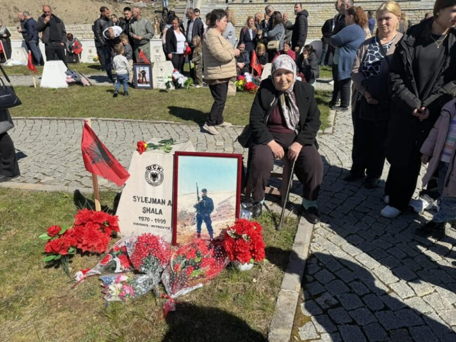 “18 vjet s’e kam parë djalin, ka ardh dhe u vra” - rrëfimet prekëse të familjarëve në 27-vjetorin e Betejës së Koshares