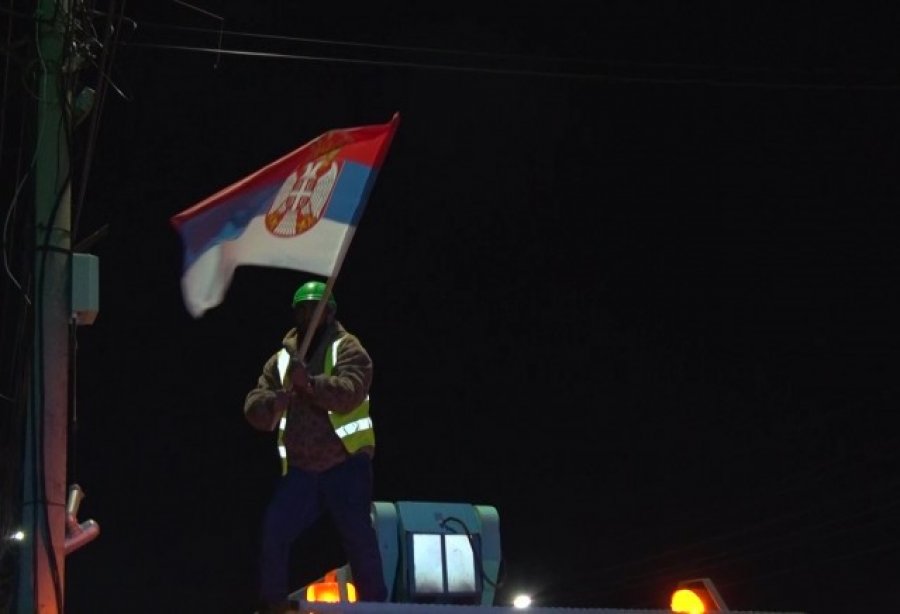 Lista Serbe dënon heqjen e flamujve në Graçanicë dhe kërkon reagim ndërkombëtar