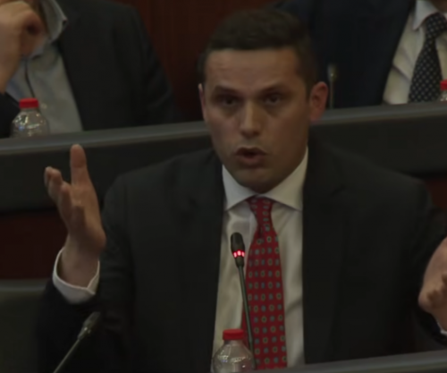 Gruda i reagon Abrashit: S’jemi në rrugë, ti a qet sehire këtu apo qeveris?