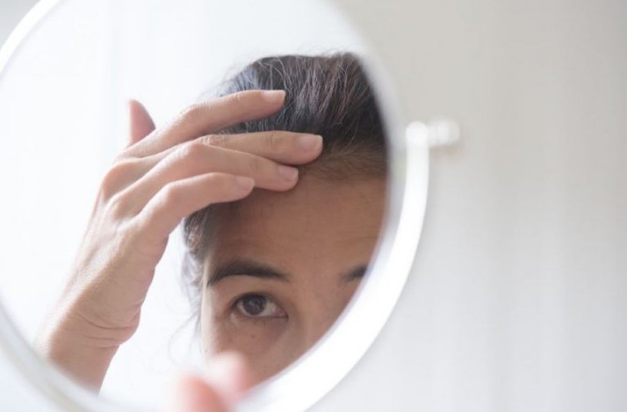 Njollat  aknet e rrudhat   sinjale për shëndetin tuaj