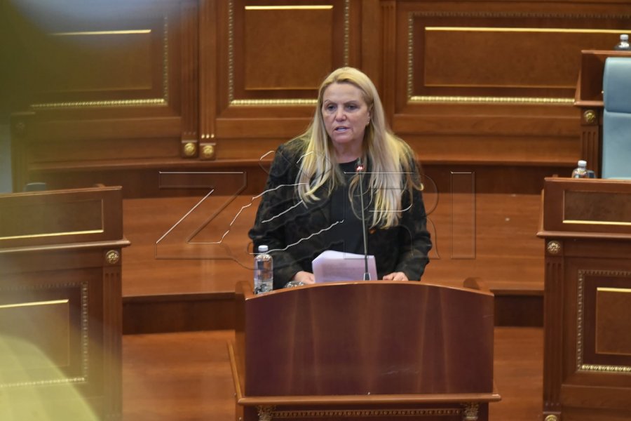 Kadrijaj kritikon gjendjen në shëndetësi  Pacientët po presin korridoreve  emergjenca vetëm me katër shtretër