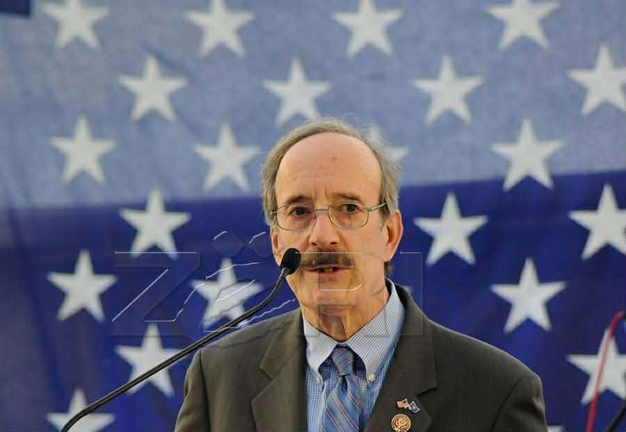 Ndahet nga jeta miku i Kosovës  ish kongresmeni amerikan Eliot Engel