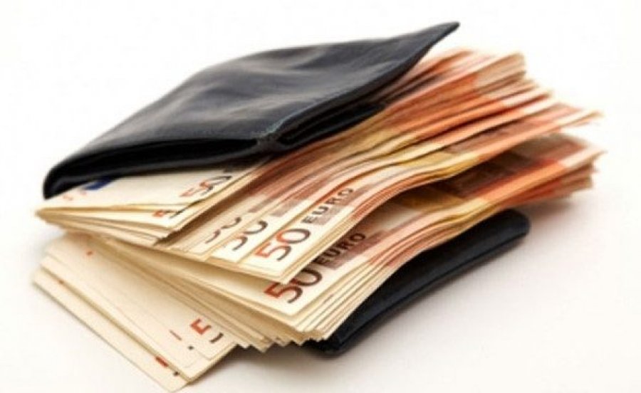 Gjashtë gjëra që nuk duhet t’i mbani kurrë në portofol