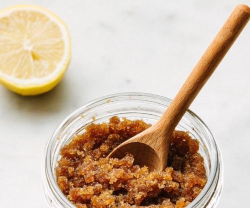 Tri metoda natyrale për të zhdukur njollat kafe të diellit