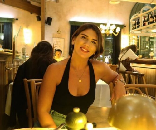 Gjira nënë për herë të tretë, sjell në jetë vajzën