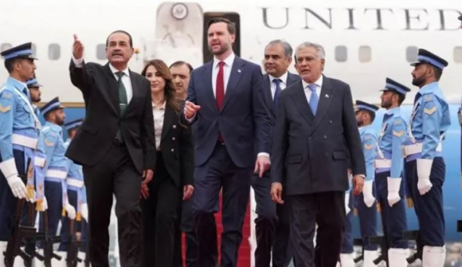 Negociatorët amerikanë dhe iranianë mbërrijnë në Pakistan për bisedimet e paqes