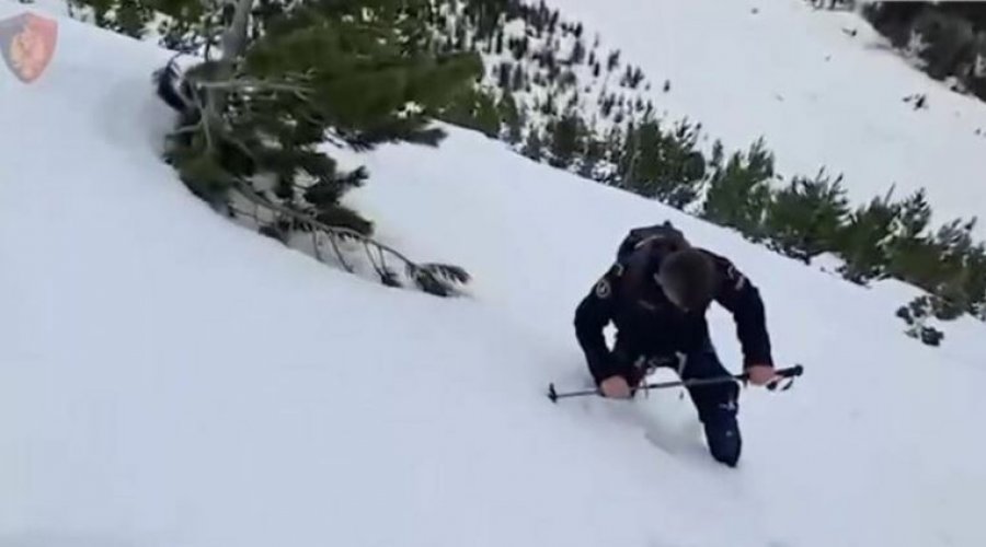 ngecen-ne-terrenin-e-thepisur-te-qafes-se-valbones-shpetohen-dy-turistet-belge