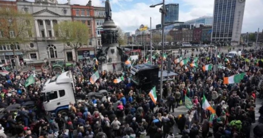 Protesta të dhunshme në Irlandë për shkak të çmimit të lartë të naftës  policia përdor sprej