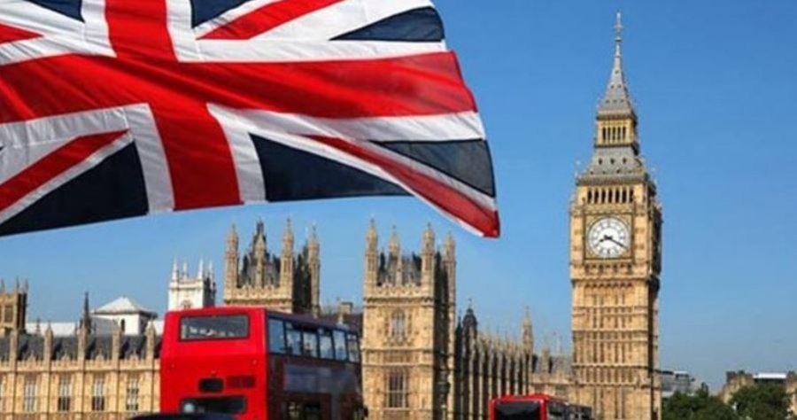 qeveria-e-britanise-pezullon-perkohesisht-marreveshjen-per-dorezimin-e-sovranitetit-mbi-ishujt