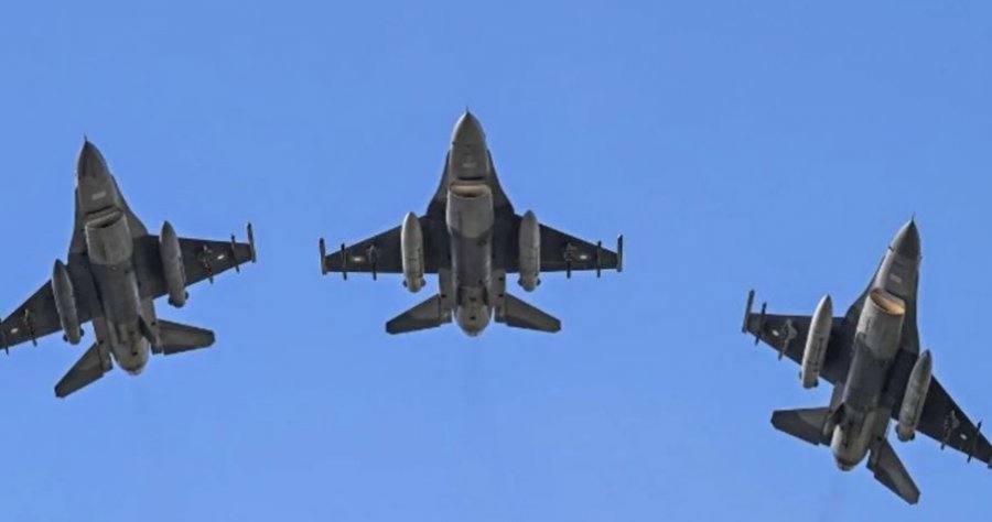 Aeroplanë luftarakë pakistanezë vendosen në Arabinë Saudite