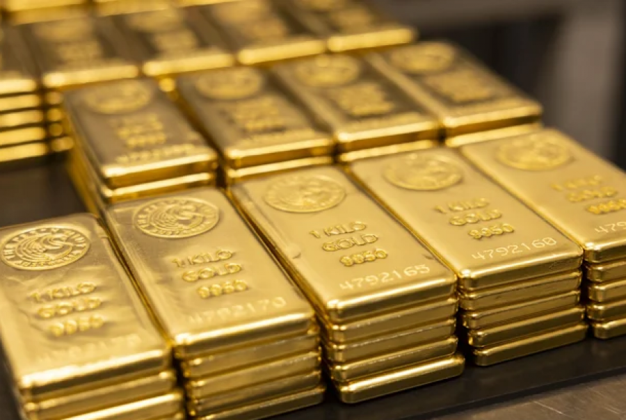  Më i lirë ari se nafta   çmimi kalon mbi 100 dollarë për fuçi