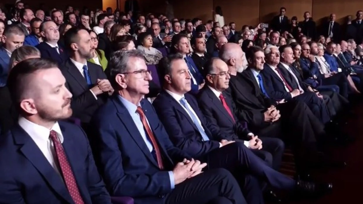 Samiti i Diasporës  Tirana u kthye në qendrën e shqiptarëve nga e gjithë bota