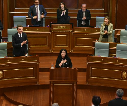 Krasniqi e emocionuar: Drita ka munguar, shumë histori mbetën të heshtura, por sot zëri ndriçon