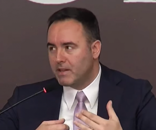 Propozimi i Konjufcës nga Tirana: Të financojmë mësues të gjuhës shqipe në vendet ku kemi diasporë