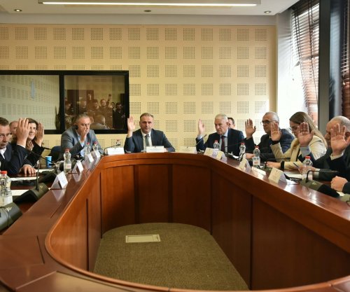 Komisioni për Çështje të Sigurisë miraton vendimin e Qeverisë për dërgimin e FSK-së në Gazë