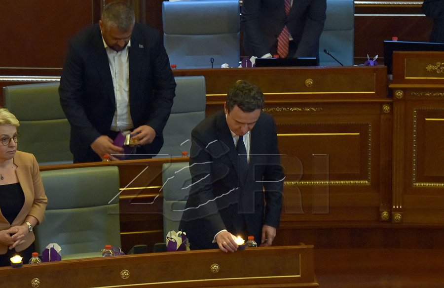 Kurti  Kosova nderon viktimat e krimeve të luftës  Serbia shërben si strehë për fshehjen e kriminelëve