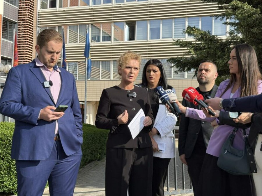Flutura Kusari: Kandidatët për RTK u ftuan natën vonë për intervistë, niveli i tyre jashtëzakonisht i ulët