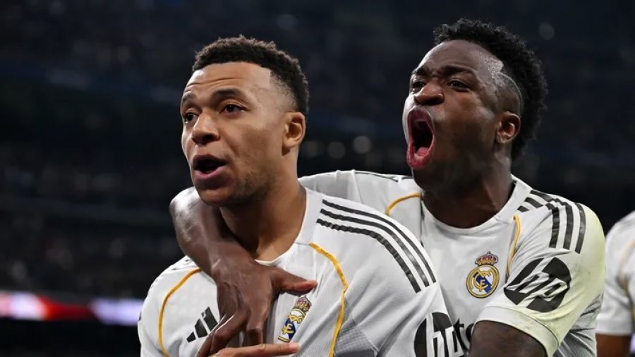 Super pjesë e parë në Allianz Arena  5 gola  gjithçka e hapur