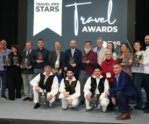 Për herë të parë në Panairin Ndërkombëtar të Turizmit, gazetarë dhe sipërmarrës rumunë prezantohen me stendën e tyre në Prishtinë