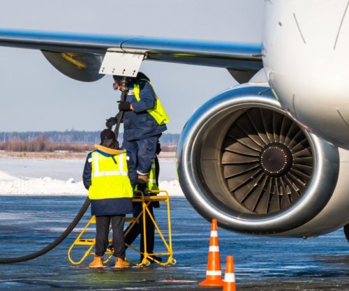 Kriza e Hormuzit rrezikon fluturimet në Europë, ekspertët paralajmërojnë mungesë të kerozinës