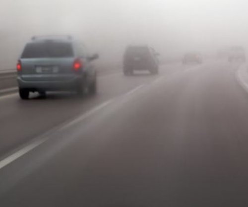 Pesë këshilla si të vozitni kur ka mjegull