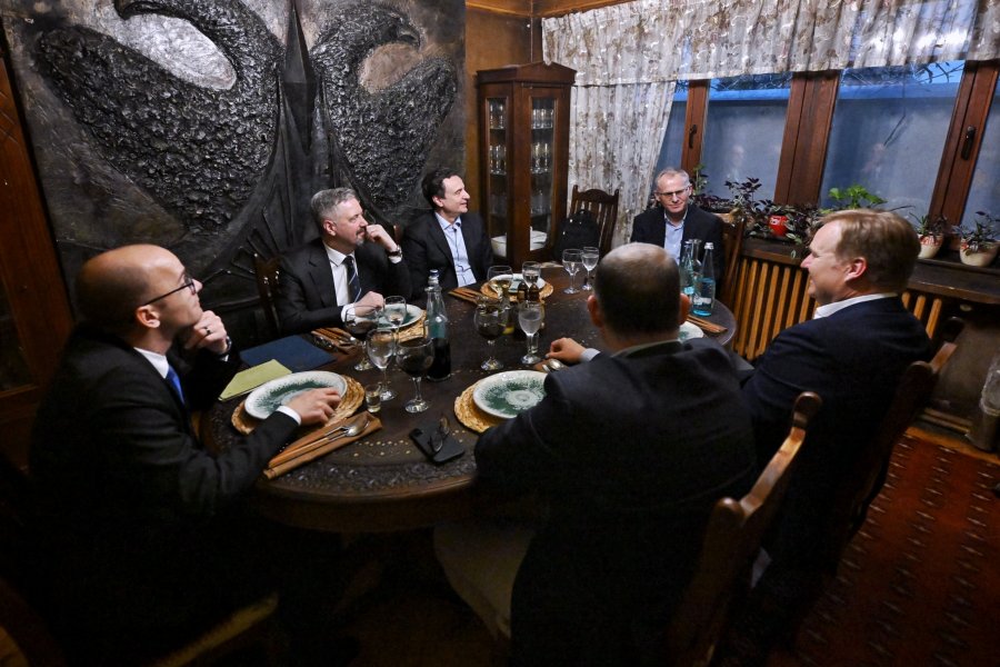 Kurti në darkë pune me Sorensenin  diskutohen anëtarësimi në KE dhe dialogu