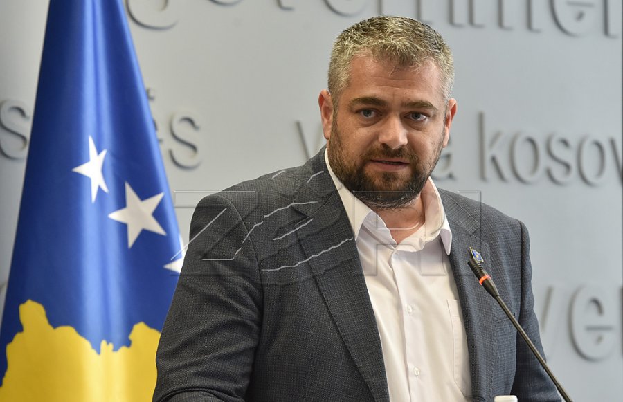 Hoti- PDK-së: Nëse mendoni se Kurti po e shfytëzon emrin tim atëherë provoni të më kandidoni për President