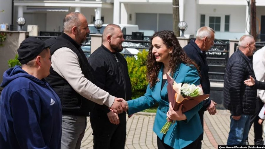  Profili ndryshe  që mund ta trazojë skenën politike  Vjosa Osmani në terren
