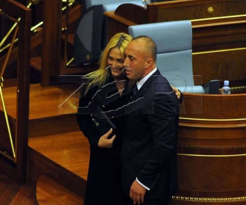 Tri shtëpi, tri banesa, një vilë, vetura, toka e truall - pasuria e Ramush Haradinajt dhe Anitës