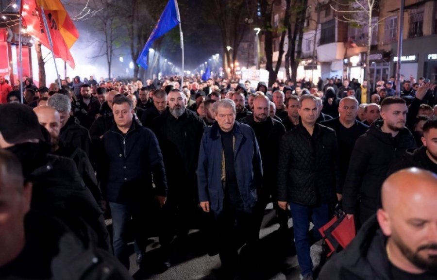 berisha-jemi-shpresa-e-vetme-per-shpetimin-e-shqiperise