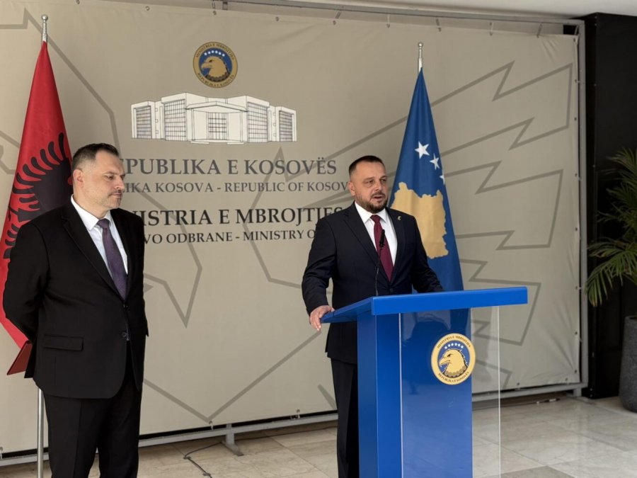 Maqedonci pas takimit me homologun nga Shqipëria  Diskutuam për thellimin e bashkëpunimit në sektorin e mbrojtjes